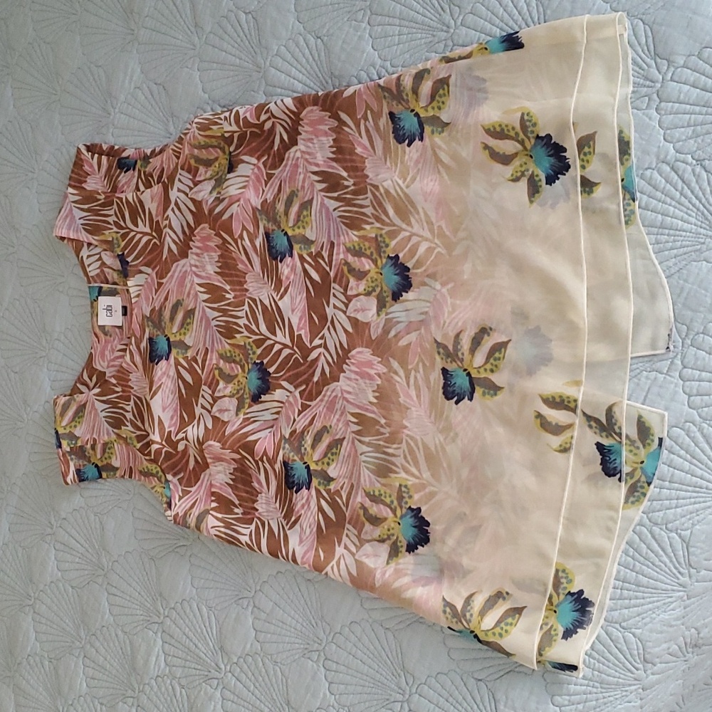 Cabi #5216--Tropical print parlor top